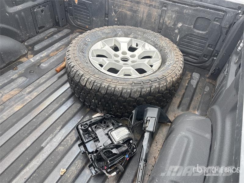 Ford F-150 XLT 4x4 Crew Cab Pickup (Inoperable) Egyéb