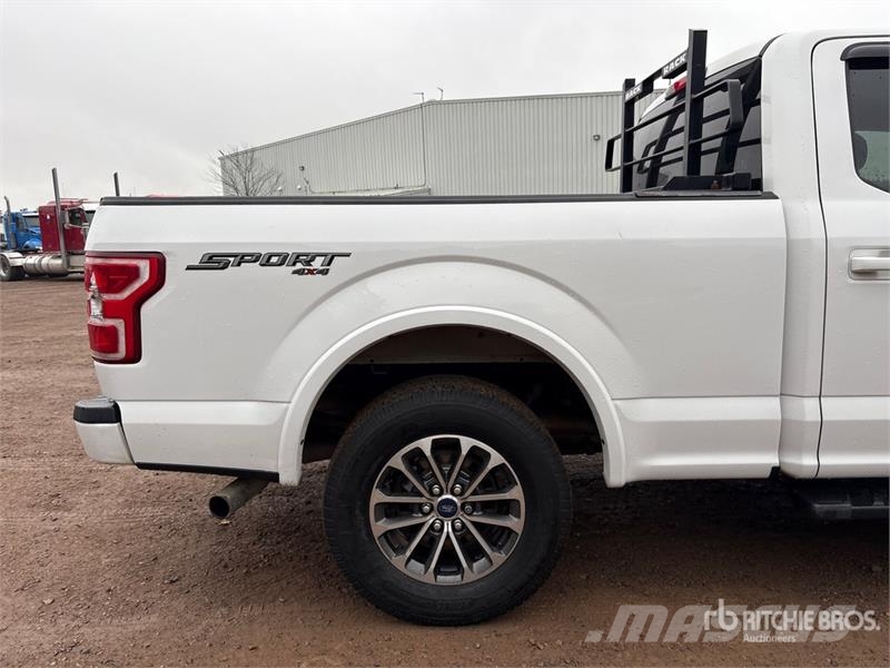Ford F-150 XLT 4x4 Crew Cab Pickup أخرى