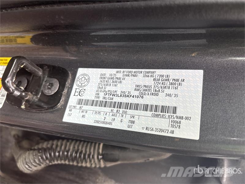 Ford F-150 XLT 4x4 Crew Cab Pickup (Inoperable) Egyéb