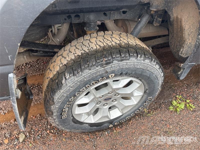 Ford F-150 XLT 4x4 Crew Cab Pickup (Inoperable) Egyéb