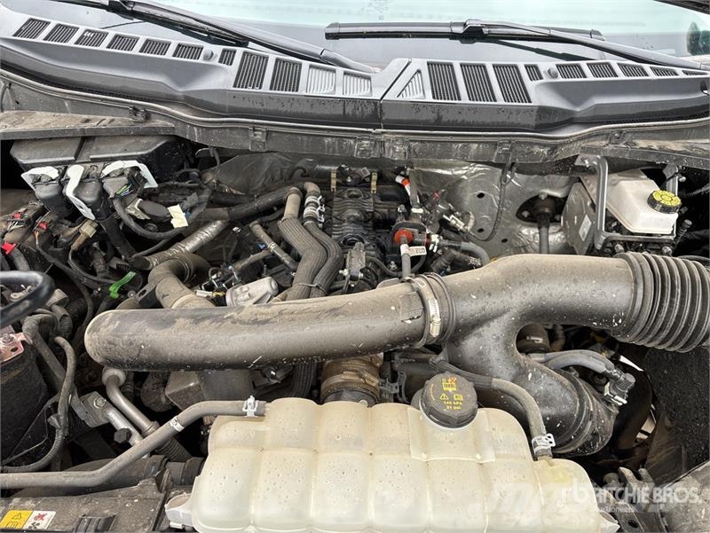 Ford F-150 XLT 4x4 Crew Cab Pickup (Inoperable) Egyéb
