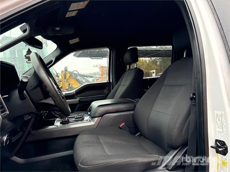 Ford F-150 XLT 4x4 Crew Cab Pickup أخرى