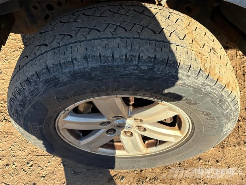 Ford F-150 XLT 4x4 Crew Cab Pickup أخرى