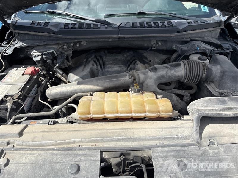 Ford F-150 XLT 4x4 Crew Cab Pickup Muu