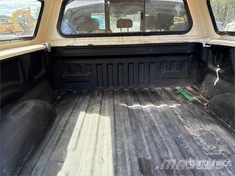 Ford F-150 XLT 4x4 Crew Cab Pickup Muu