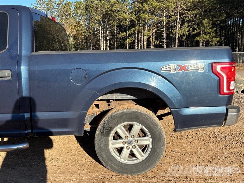 Ford F-150 XLT 4x4 Crew Cab Pickup أخرى