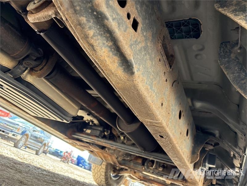 Ford F-150 XLT 4x4 Crew Cab Pickup Muu