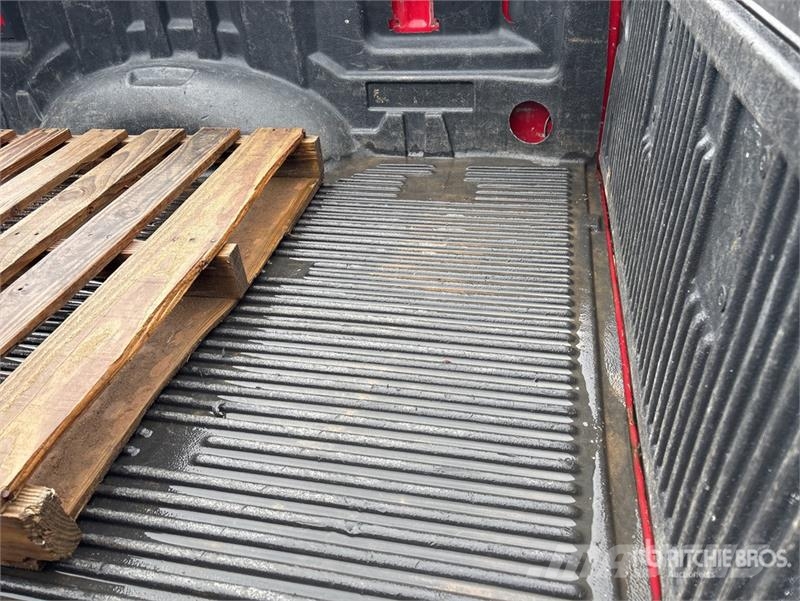Ford F-250 4x4 Extended Cab Pickup Andre varebiler