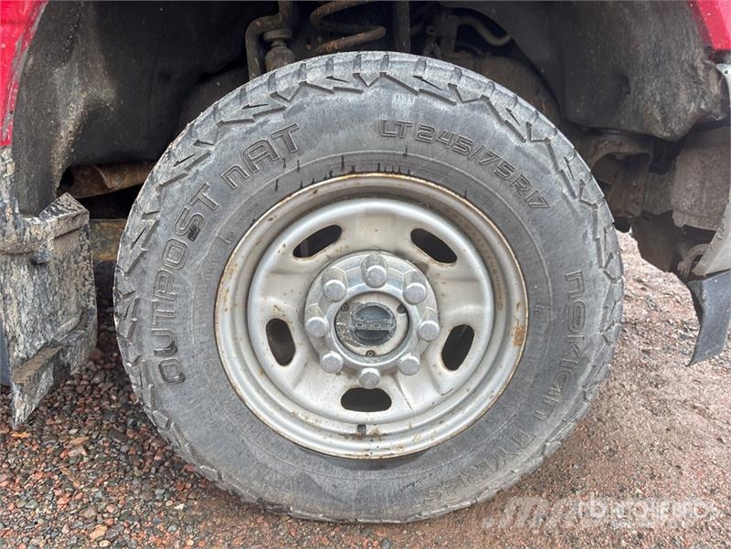 Ford F-250 4x4 Extended Cab Pickup Andre varebiler