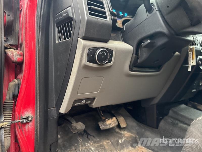 Ford F-250 4x4 Extended Cab Pickup Andre varebiler