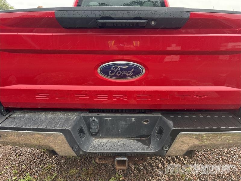 Ford F-250 4x4 Extended Cab Pickup Andre varebiler