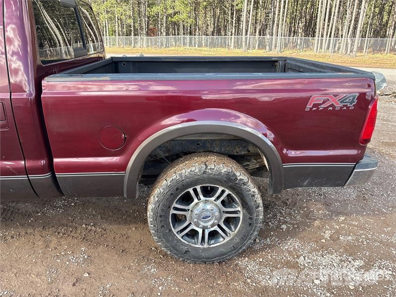 Ford F-250 Lariat 4x4 Pickup Інше