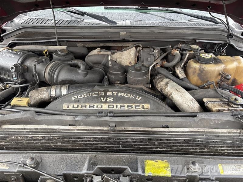 Ford F-250 Lariat 4x4 Crew Cab Pickup Drugi