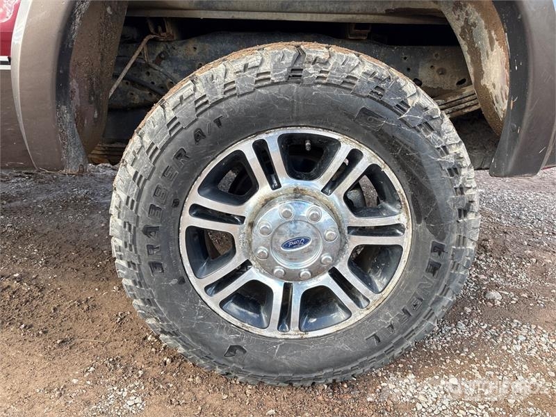 Ford F-250 Lariat 4x4 Pickup Інше