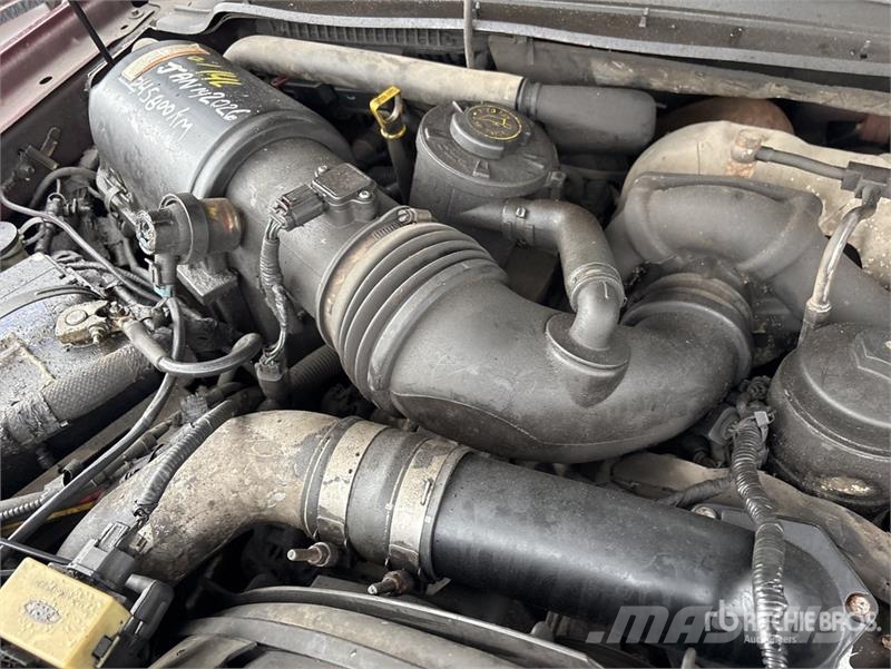 Ford F-250 Lariat 4x4 Crew Cab Pickup Drugi