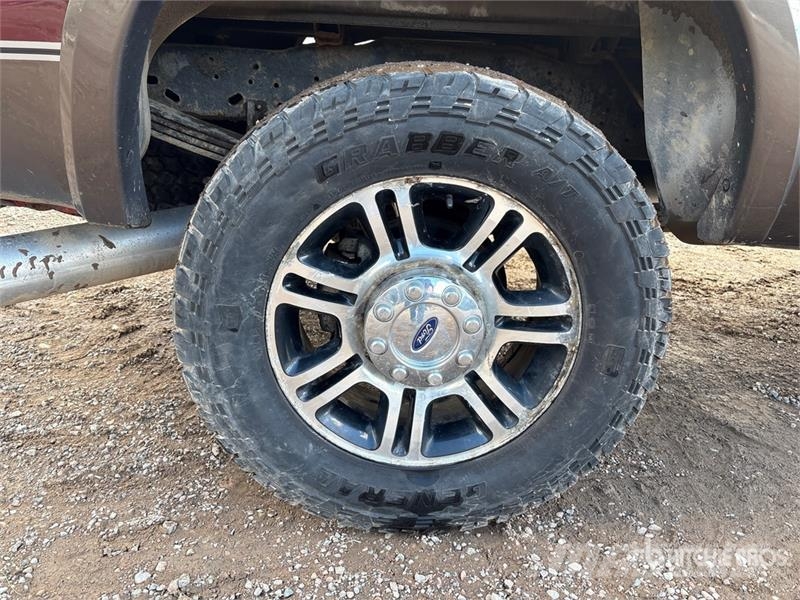Ford F-250 Lariat 4x4 Pickup Інше