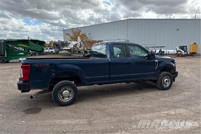 Ford F-250 XL 4x4 Extended Cab Pickup (Inoperable) Прочие фургоны