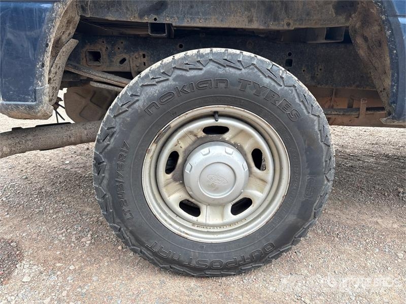 Ford F-250 XL 4x4 Extended Cab Pickup (Inoperable) Прочие фургоны