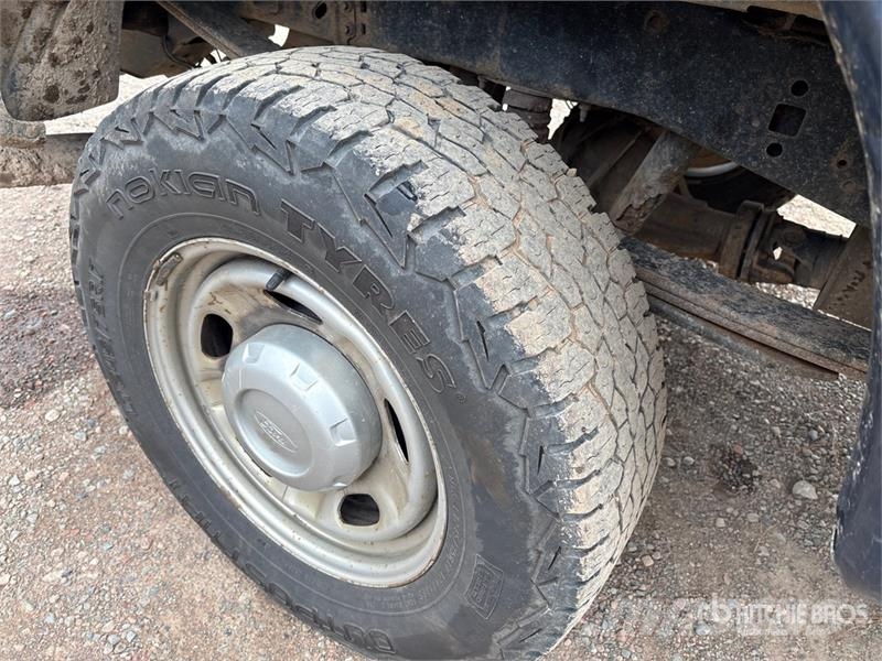 Ford F-250 XL 4x4 Extended Cab Pickup (Inoperable) Прочие фургоны