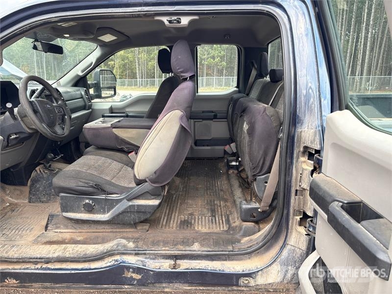 Ford F-250 XL 4x4 Extended Cab Pickup (Inoperable) Прочие фургоны