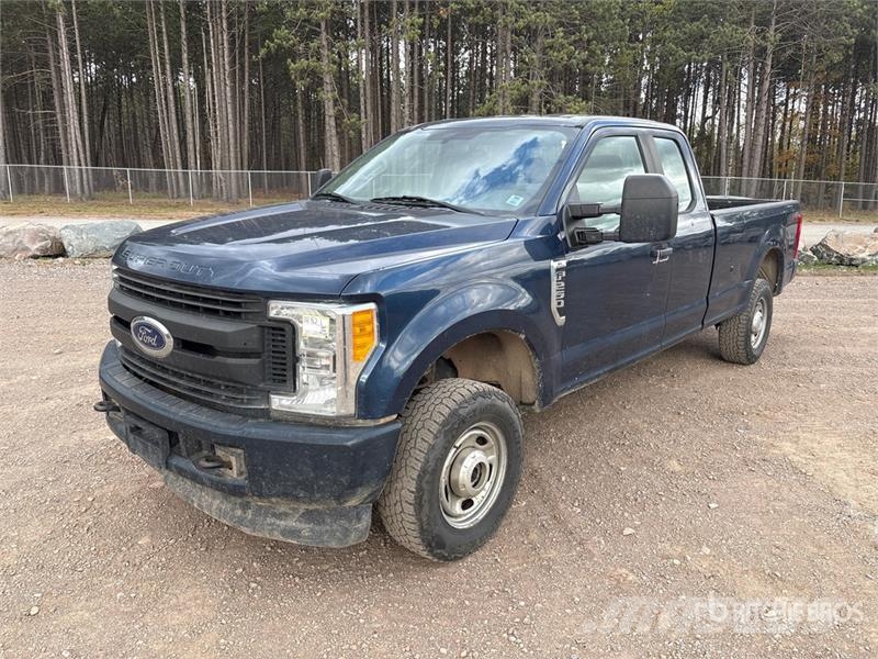 Ford F-250 XL 4x4 Extended Cab Pickup (Inoperable) Прочие фургоны