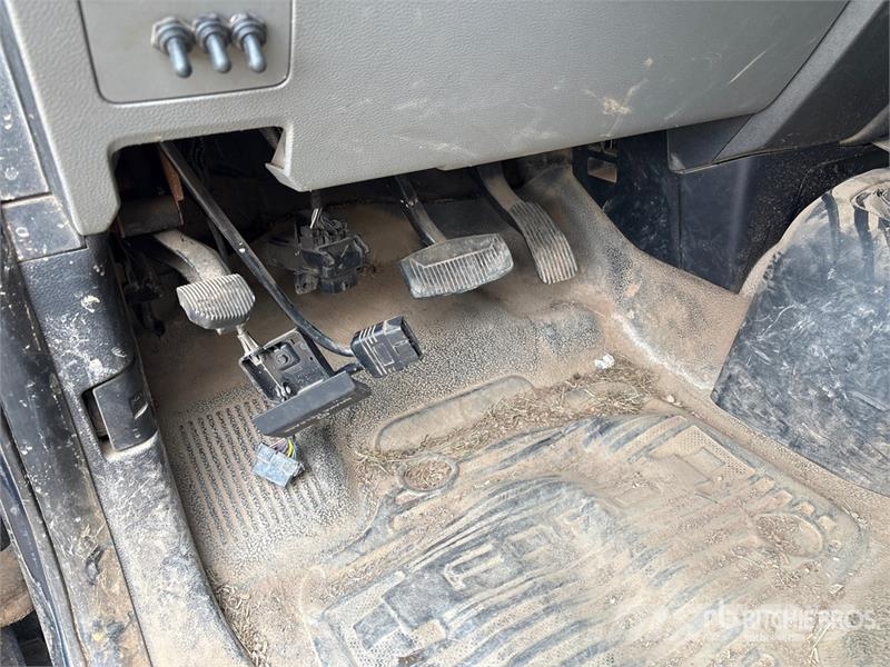 Ford F-250 XL 4x4 Extended Cab Pickup (Inoperable) Прочие фургоны