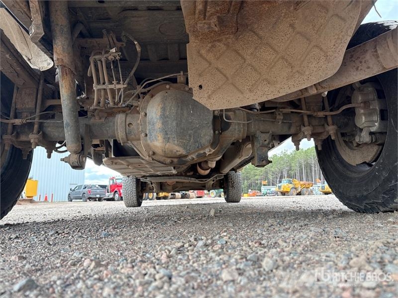 Ford F-250 XL 4x4 Extended Cab Pickup (Inoperable) Прочие фургоны