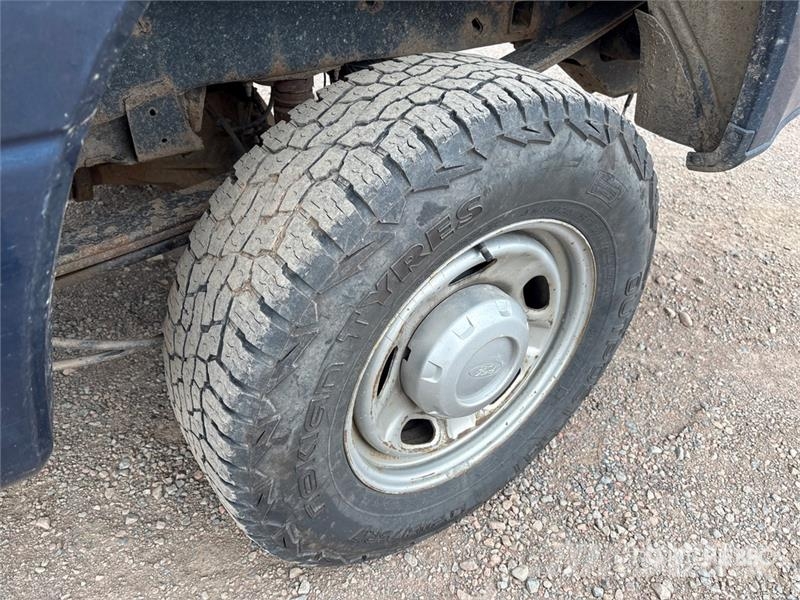 Ford F-250 XL 4x4 Extended Cab Pickup (Inoperable) Прочие фургоны
