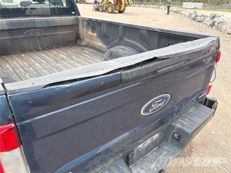 Ford F-250 XL 4x4 Extended Cab Pickup (Inoperable) Прочие фургоны