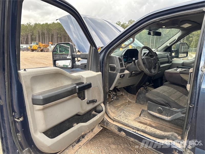 Ford F-250 XL 4x4 Extended Cab Pickup (Inoperable) Прочие фургоны