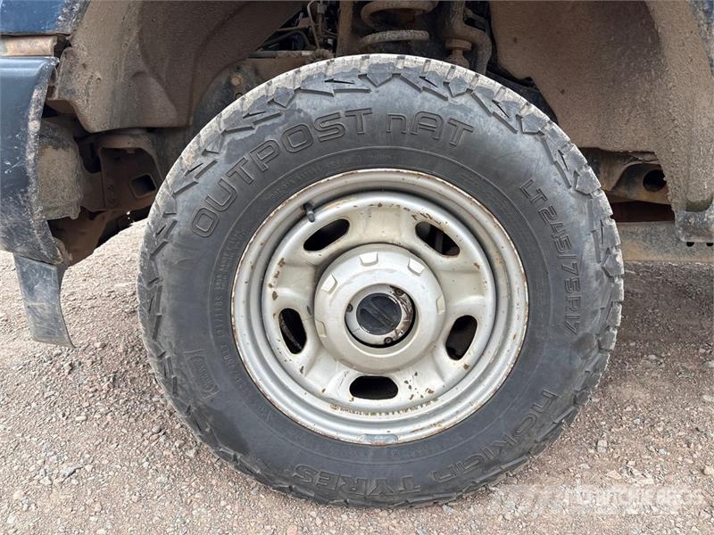 Ford F-250 XL 4x4 Extended Cab Pickup (Inoperable) Прочие фургоны