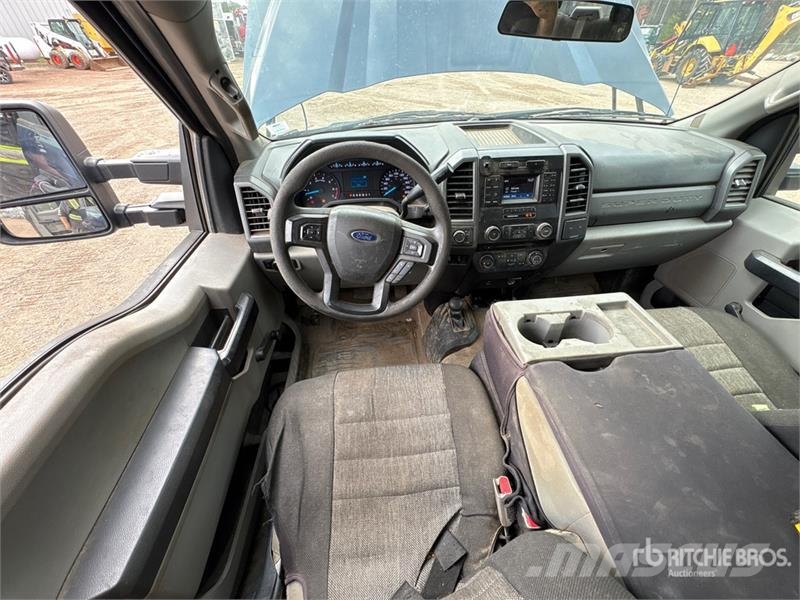 Ford F-250 XL 4x4 Extended Cab Pickup (Inoperable) Прочие фургоны