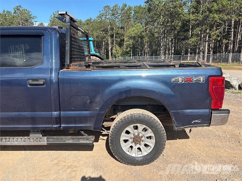 Ford F-250 XLT 4x4 Crew Cab Pickup Furgoni altro