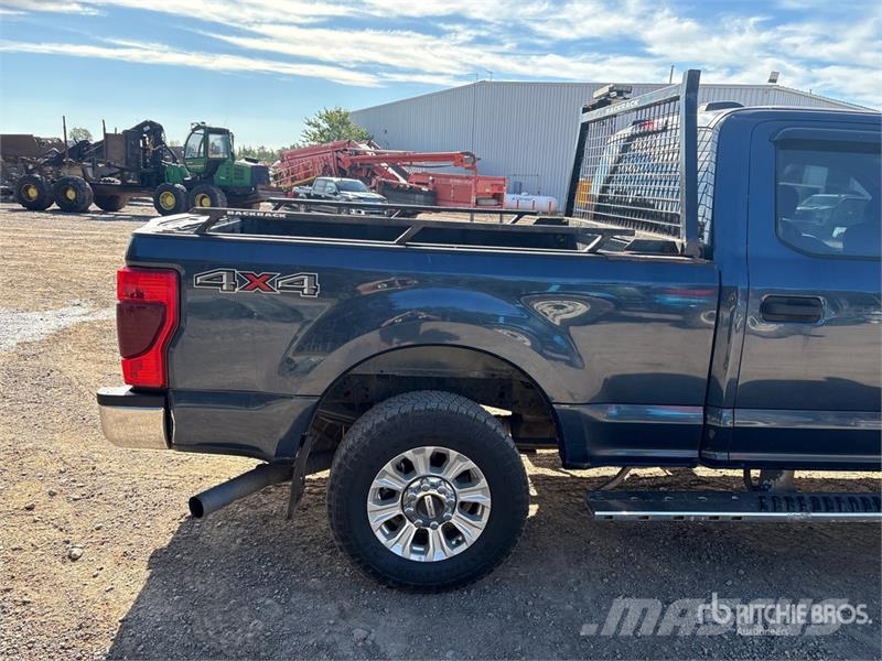 Ford F-250 XLT 4x4 Crew Cab Pickup Furgoni altro