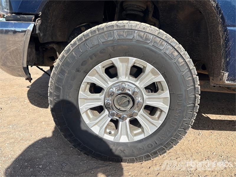 Ford F-250 XLT 4x4 Crew Cab Pickup Furgoni altro