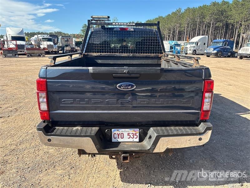 Ford F-250 XLT 4x4 Crew Cab Pickup Furgoni altro