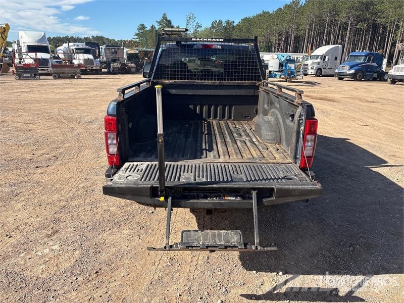 Ford F-250 XLT 4x4 Crew Cab Pickup Furgoni altro