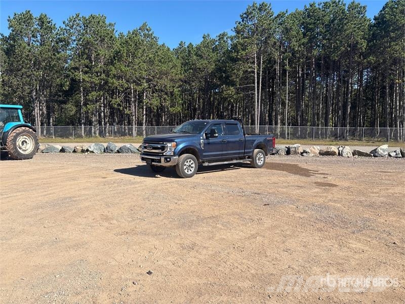 Ford F-250 XLT 4x4 Crew Cab Pickup Furgoni altro