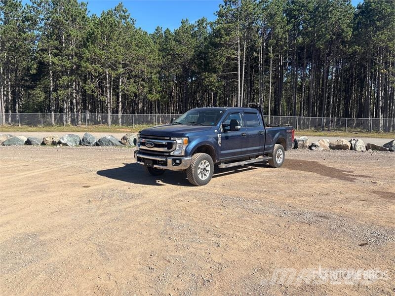 Ford F-250 XLT 4x4 Crew Cab Pickup Furgoni altro