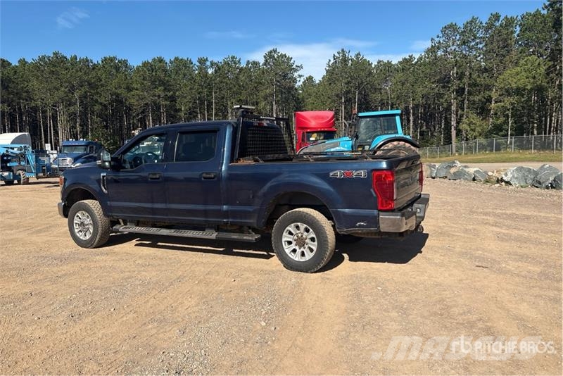 Ford F-250 XLT 4x4 Crew Cab Pickup Furgoni altro