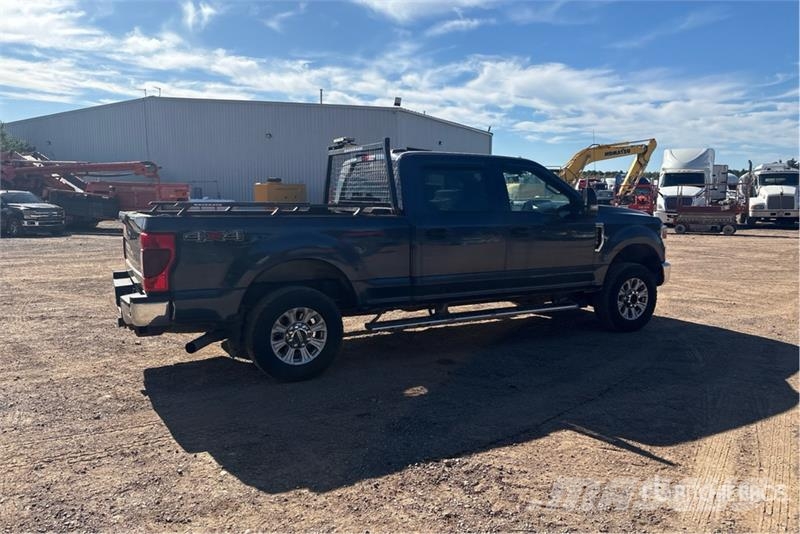 Ford F-250 XLT 4x4 Crew Cab Pickup Furgoni altro