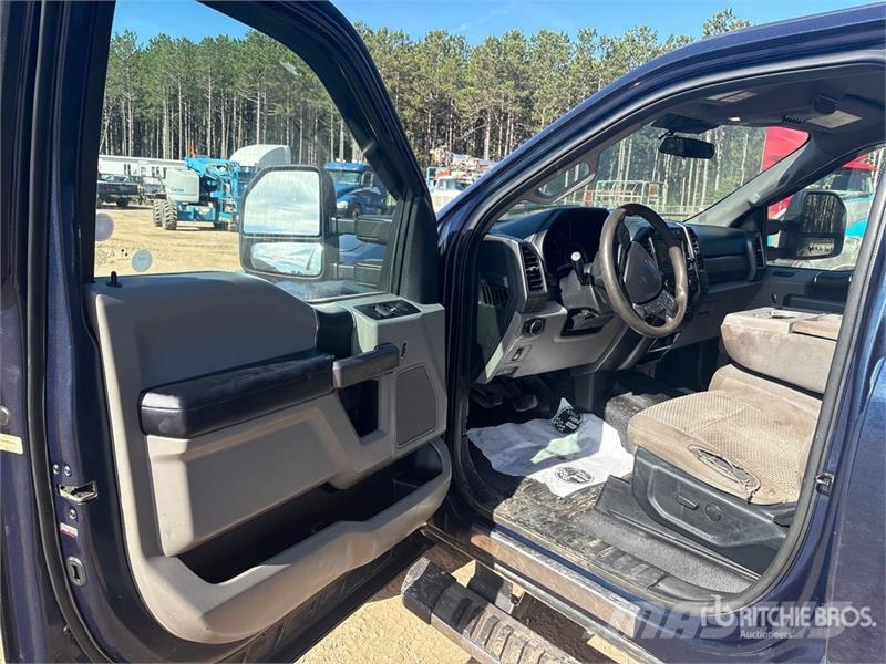 Ford F-250 XLT 4x4 Crew Cab Pickup Furgoni altro