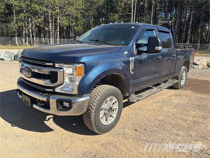 Ford F-250 XLT 4x4 Crew Cab Pickup Furgoni altro