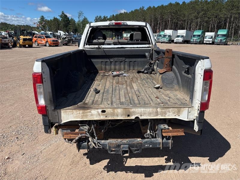 Ford F-350 XLT 4x4 Crew Cab Pickup Άλλα Vans