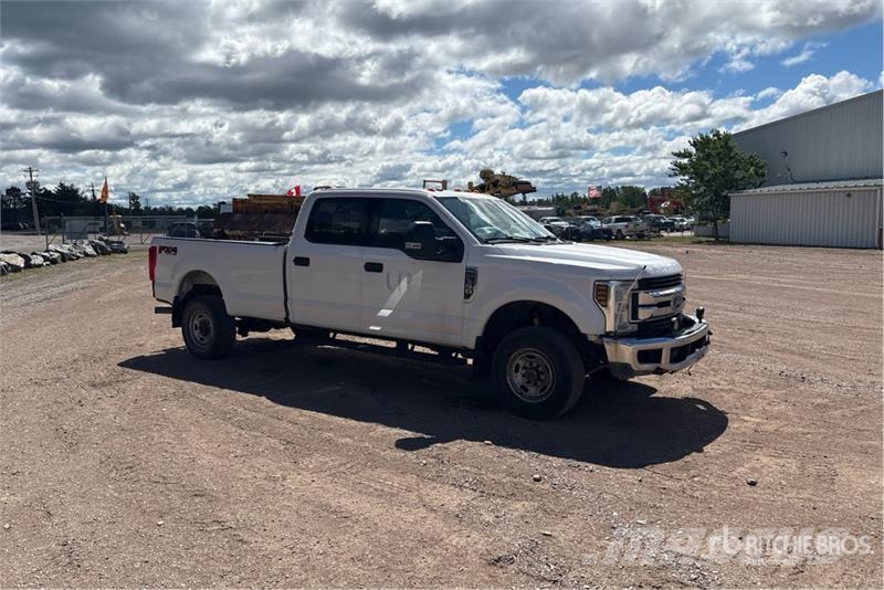 Ford F-350 XLT 4x4 Crew Cab Pickup Άλλα Vans