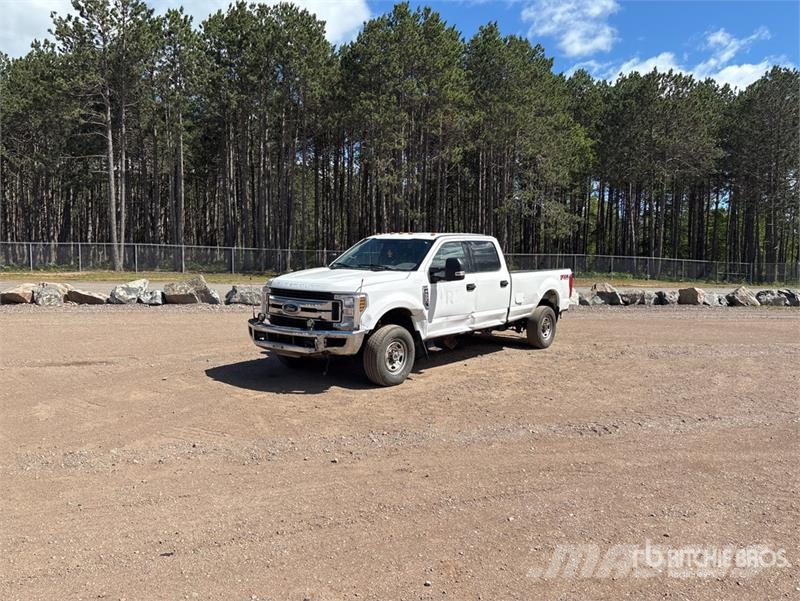 Ford F-350 XLT 4x4 Crew Cab Pickup Άλλα Vans