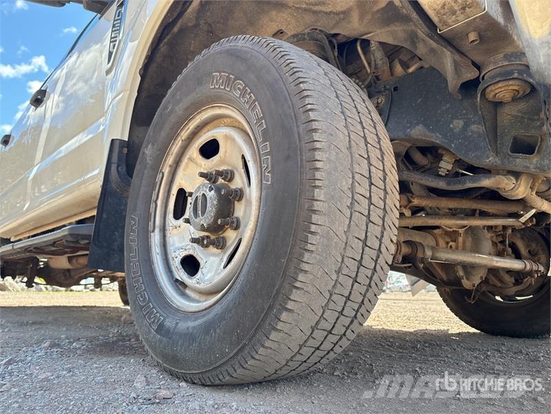 Ford F-350 XLT 4x4 Crew Cab Pickup Άλλα Vans