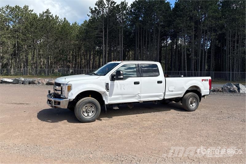 Ford F-350 XLT 4x4 Crew Cab Pickup Άλλα Vans