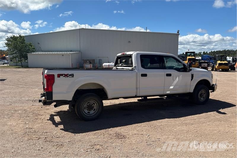 Ford F-350 XLT 4x4 Crew Cab Pickup Άλλα Vans