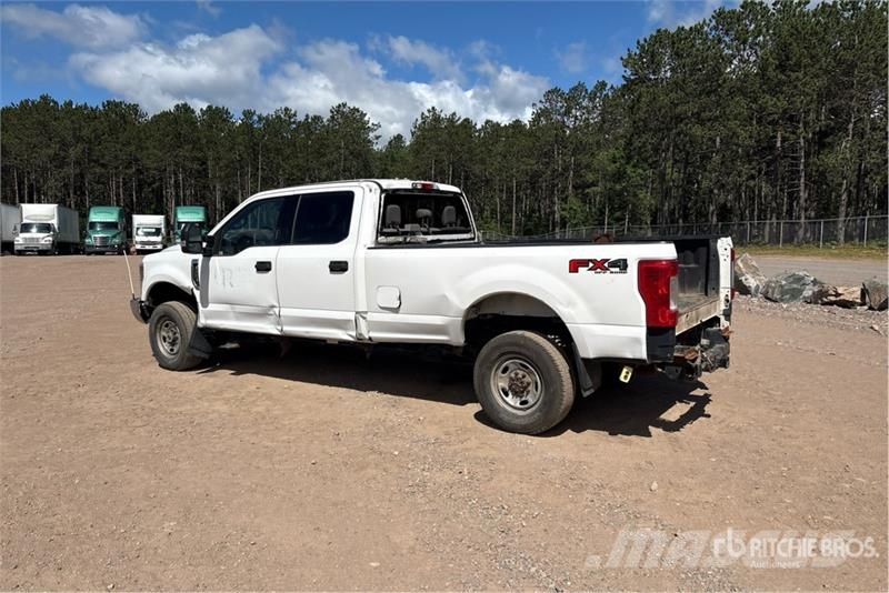 Ford F-350 XLT 4x4 Crew Cab Pickup Άλλα Vans